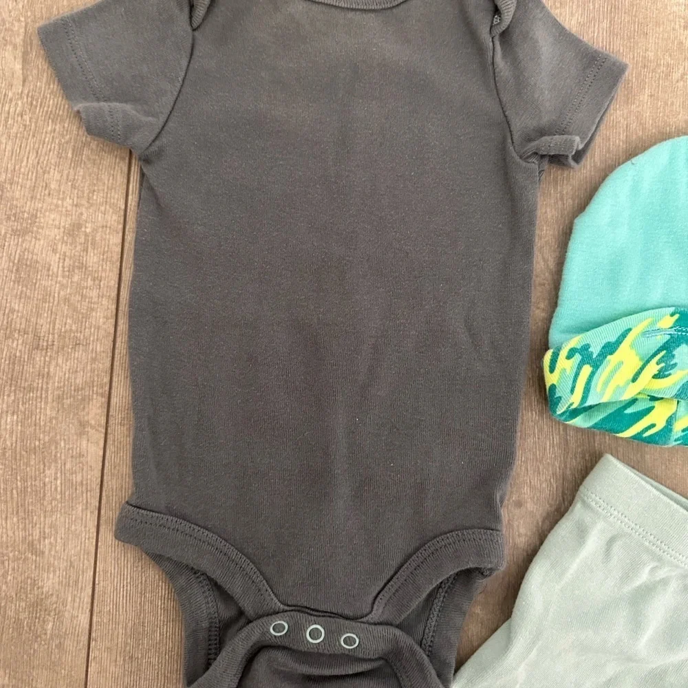 Nike & Cloud Island 0-3 Month Baby Boy three piece matching outfit set